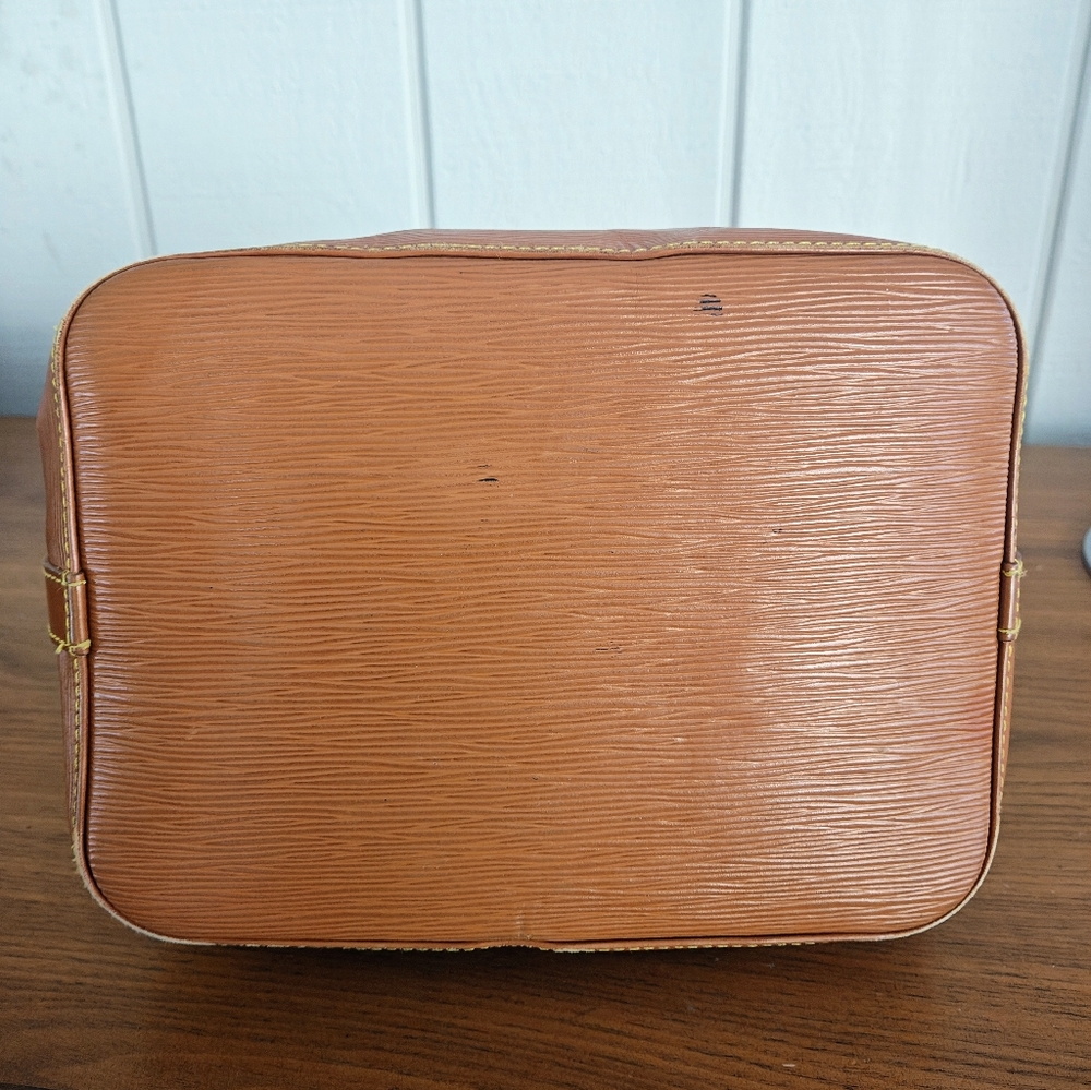 Authentic Louis Vuitton Brown Bucket Bag - Picture 8 of 12